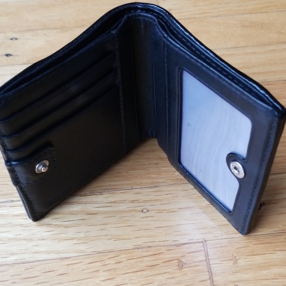 Coach Signature Wallet - Picture 3 of 5